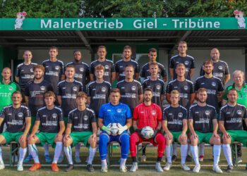 Zweite Herren in neuem Gewand
